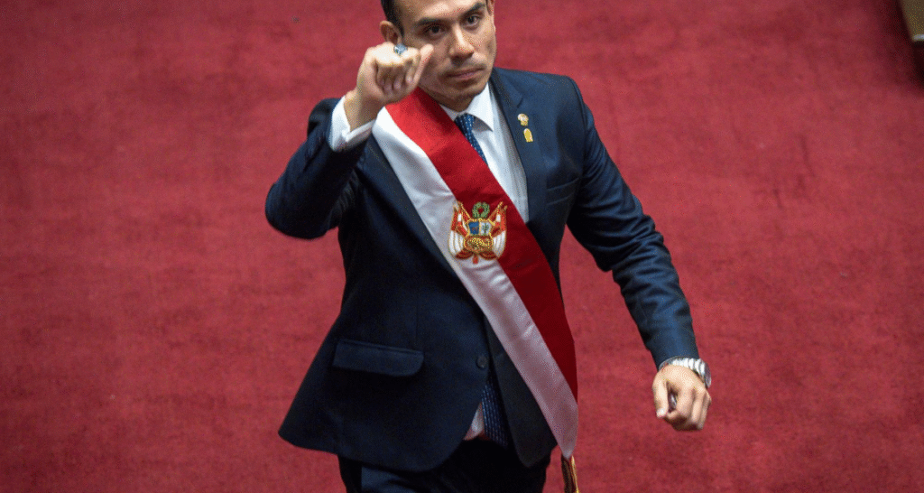 José Jerí anunció nuevo gabinete «de amplia base» como presidente interino de Perú