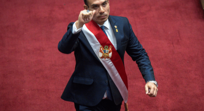 José Jerí anunció nuevo gabinete «de amplia base» como presidente interino de Perú