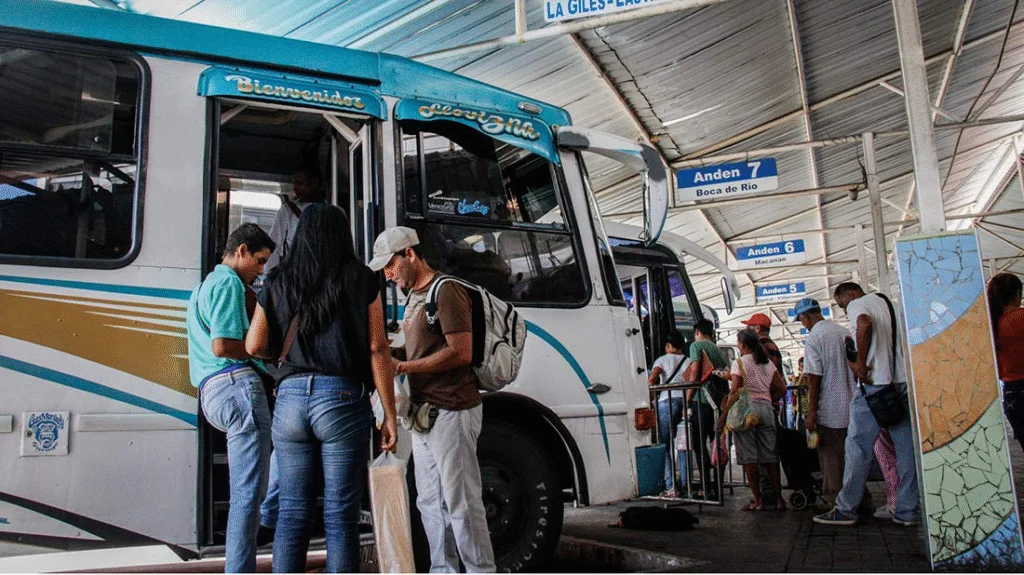 Usuarios Denuncian Incremento Ilegal del Pasaje en la Ruta Juangriego - Porlamar