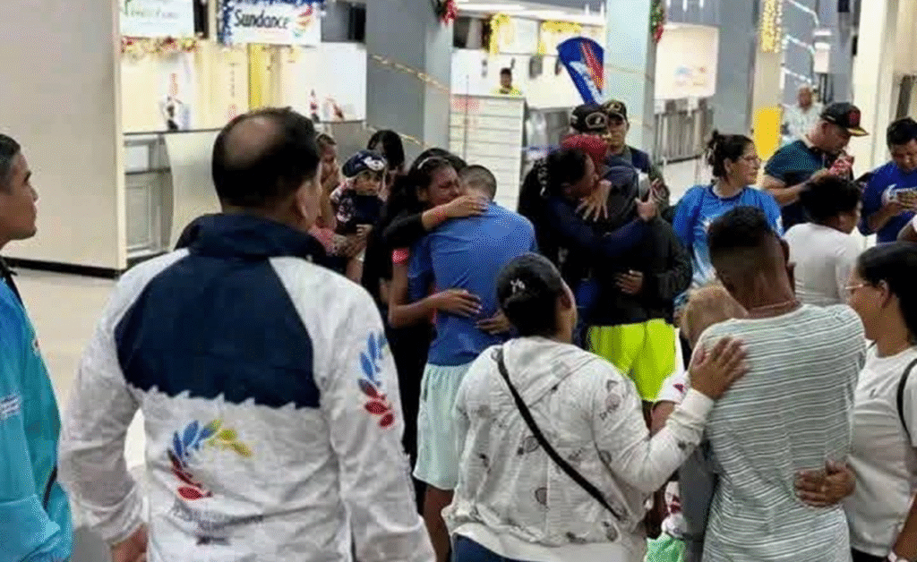 Regresan a casa los pescadores de Manzanillo tras ser rescatados en Los Roques
