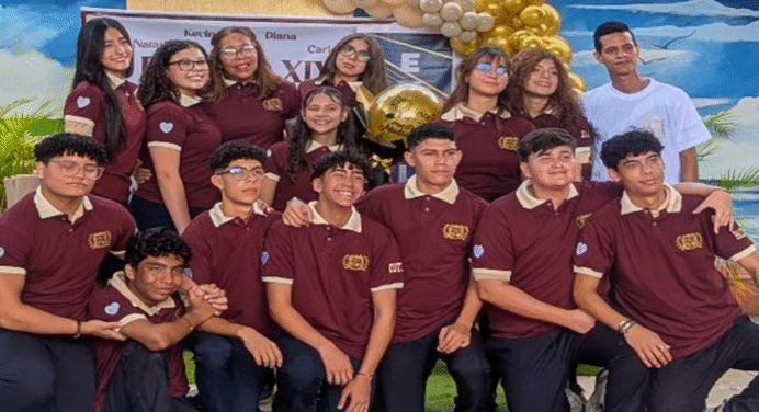 Colegio PRM Presenta la Camisa y Padrino de su Promo XIX