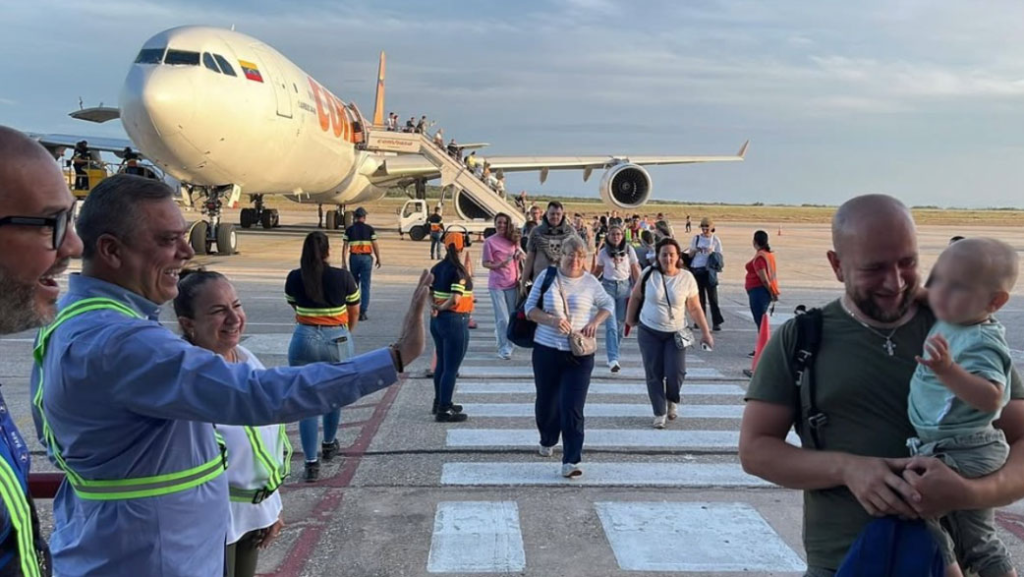 Arriba vuelo con 468 turistas rusos a la Isla de Margarita