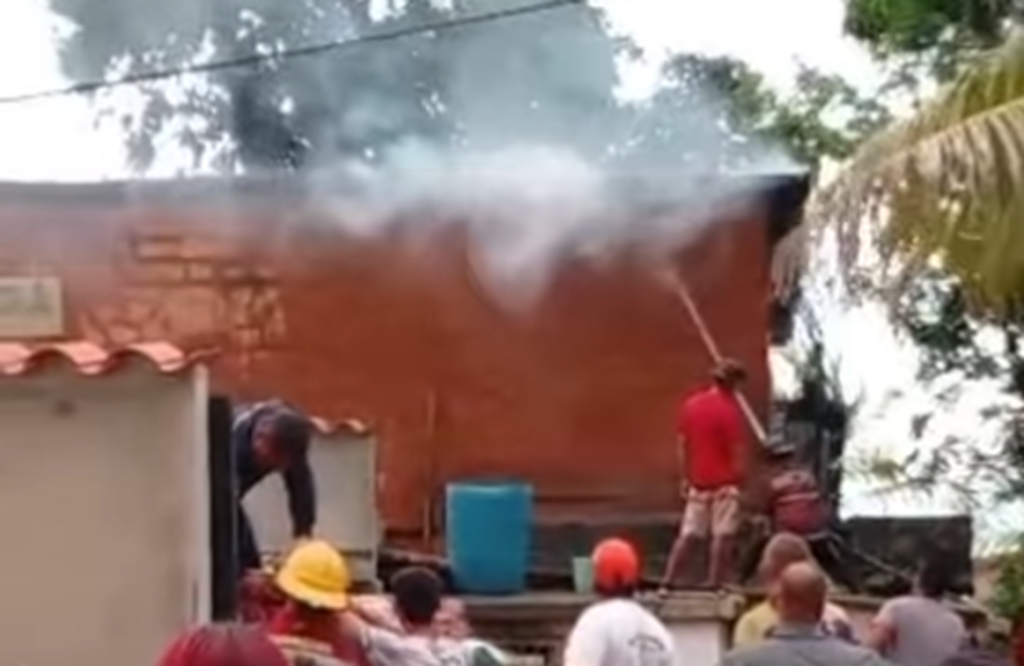 Incendio arrasa con posada turística en la Sabana del Cardón