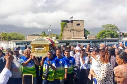 Porlamarenses honran la sencillez en último adiós a "Alfredito"