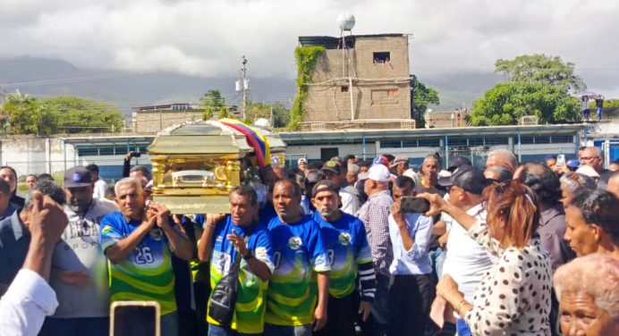 Porlamarenses honran la sencillez en último adiós a «Alfredito» +VIDEOS