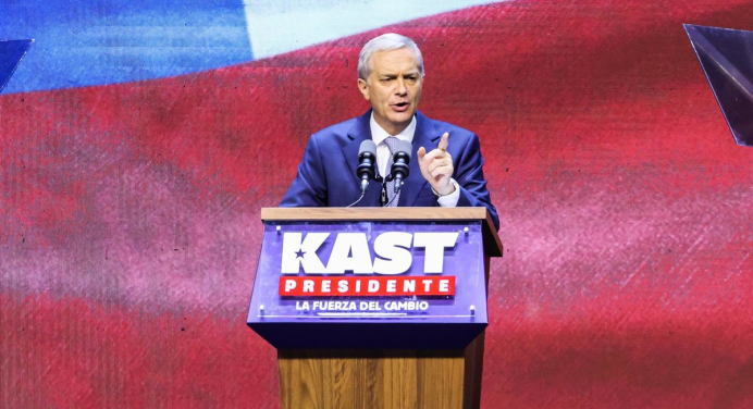 «Me tienen sin cuidado»: Kast desafía a Maduro y ratifica expulsiones de migrantes irregulares