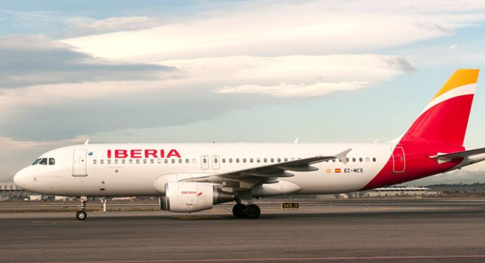 Iberia confirma que ha recibido la comunicación de retirada de la licencia en Venezuela