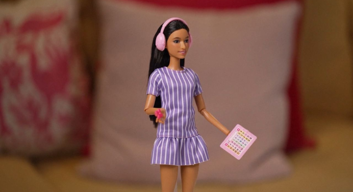 Mattel presenta la primera Barbie con autismo