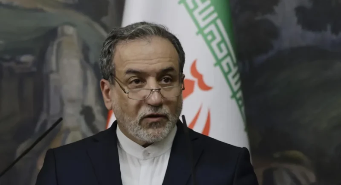 Irán niega planes de ejecución y acusa a Israel de complot ante advertencias de Trump