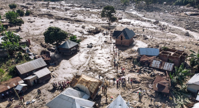 Aumentan a 28 los fallecidos tras deslizamiento de tierra por fuertes lluvias en RD Congo