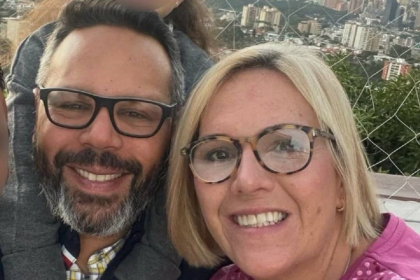 "Está con vida": Mariana González logra ver a su esposo Rafael Tudares tras 374 días de aislamiento