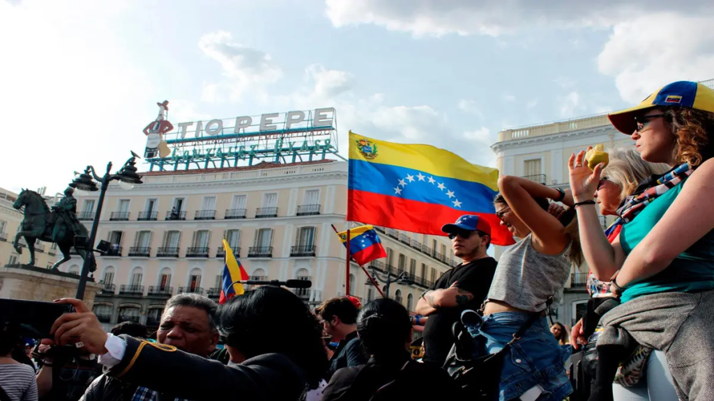 Venezolanos lideran el crecimiento del empleo extranjero en España y alcanzan 215.735 afiliados