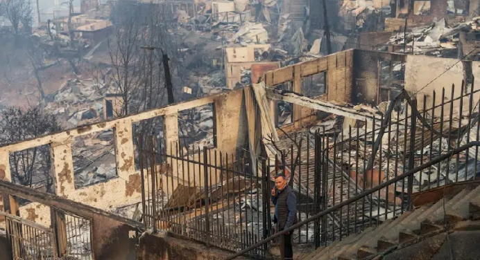 Incendios forestales en Chile dejan 16 muertos y obligan a evacuar a 50.000 personas