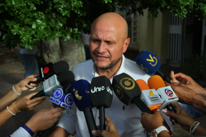 Omar Veracierto propone descentralizar servicios en Nueva Esparta 2026