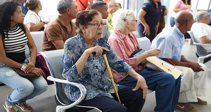 pensionados bono de Guerra Económica