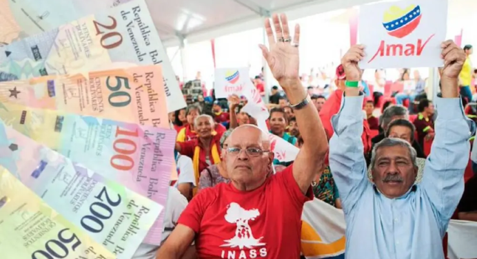 Adultos mayores comenzaron a cobrar la pensión más el bono