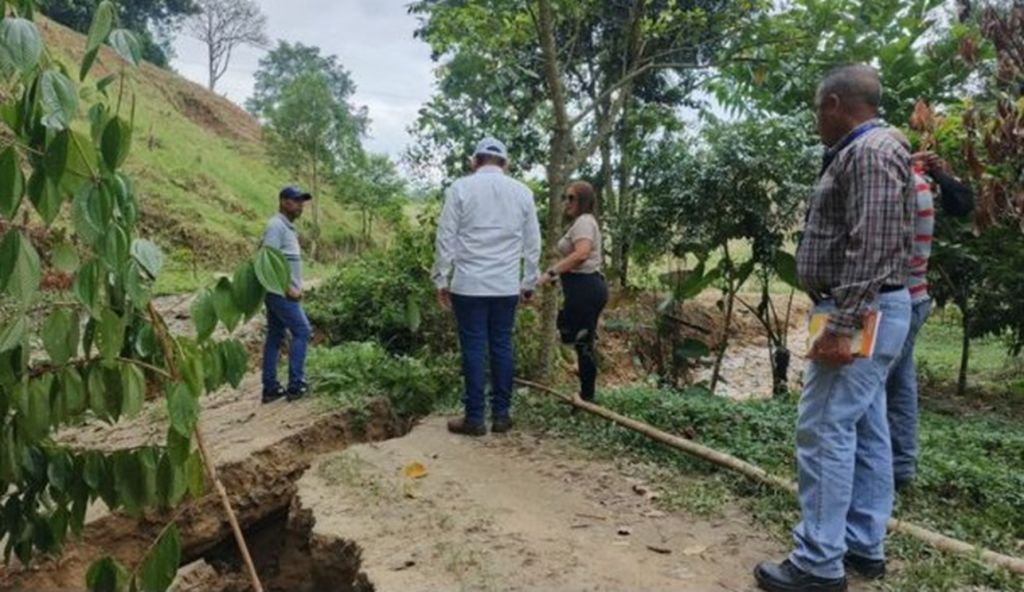 Lluvias causan daños en distintas vías de Mérida