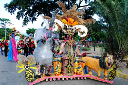 Gobernadora confirma realización de los Carnavales 2026