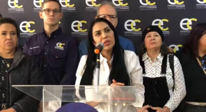 Delsa Solórzano reapareció en público tras 17 meses en la clandestinidad