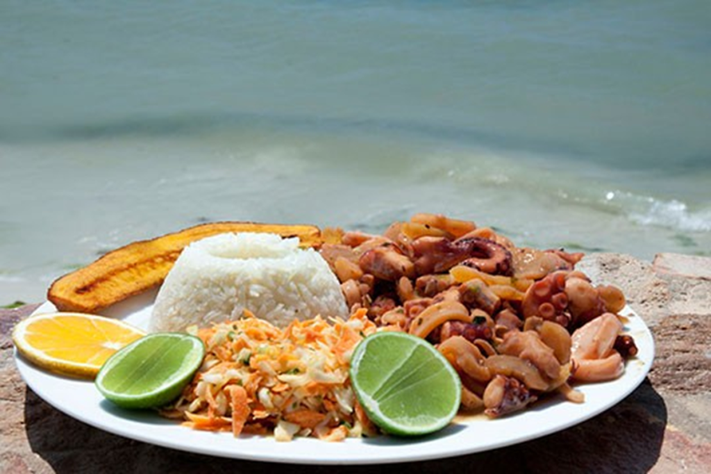 Cahotel lanza el recetario "Hotelería Sostenible": 24 platos que rinden tributo al sabor insular