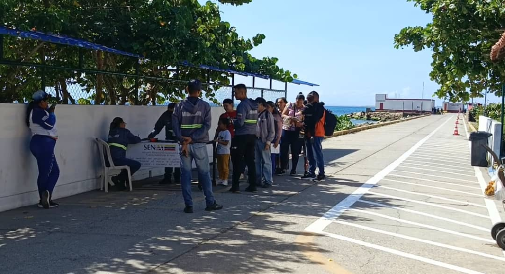 Muelle el faro activo con retorno de visitantes al estado Sucre