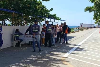 Muelle el faro activo con retorno de visitantes al estado Sucre