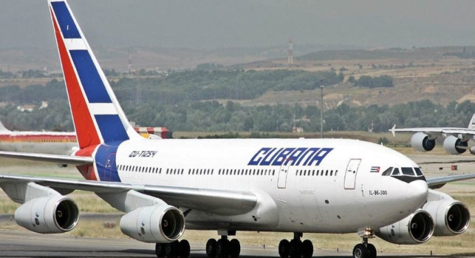 Cuba comunica a las aerolíneas que en 24 horas se queda sin combustible para aviones