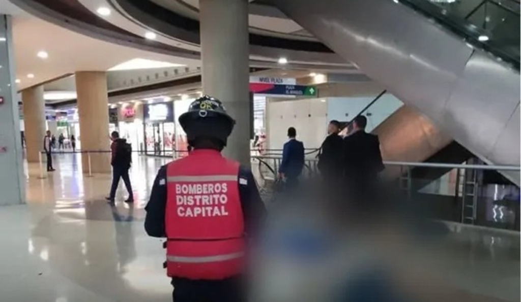 Una joven de 23 años muere tras lanzarse desde un piso alto en centro comercial Líder