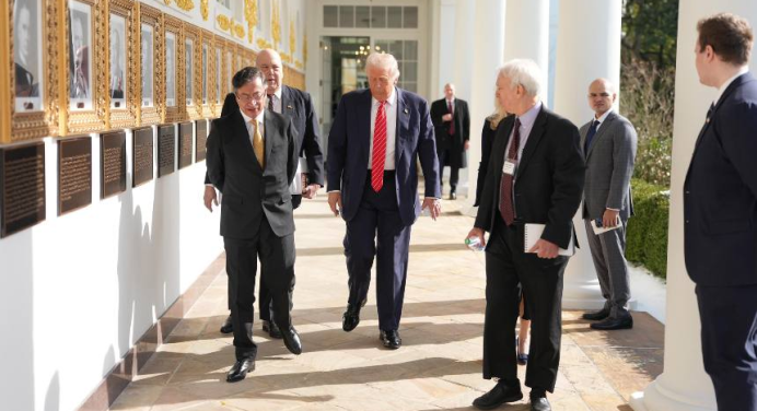 Gustavo Petro llega a la Casa Blanca para una reunión decisiva con Trump