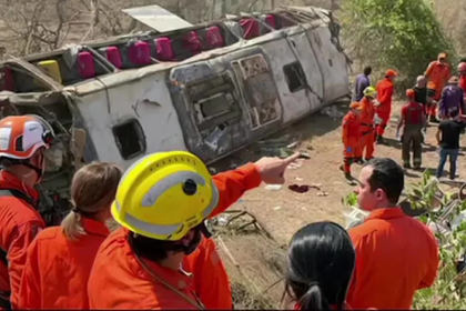 Al menos 15 peregrinos muertos en un accidente de bus en el noreste de Brasil