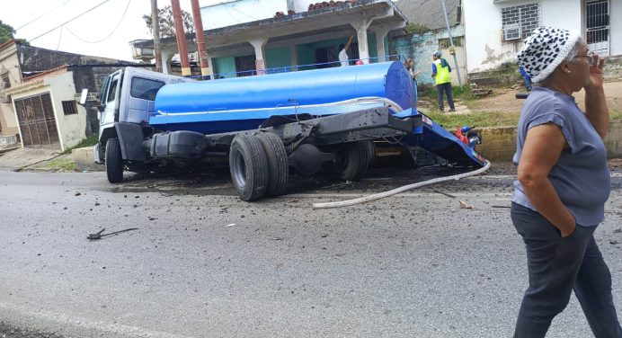 Fuerte accidente en Tacarigua deja 3 heridos graves HOY