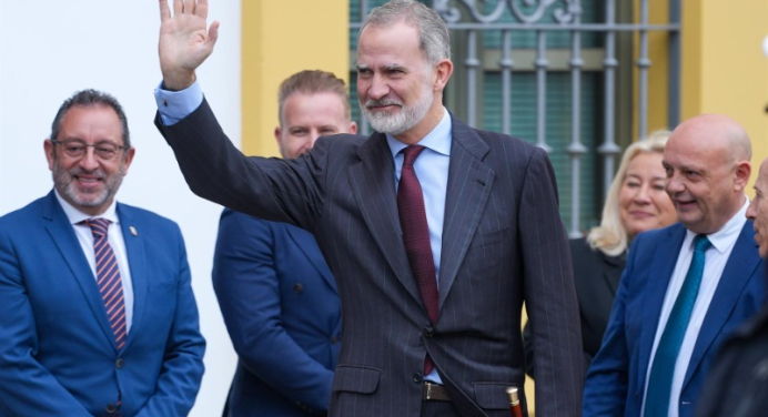 Rey Felipe VI de España aterriza en Chile para asistir a investidura de Kast