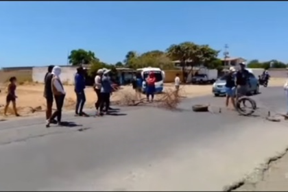 Vecinos de Robledal en Macanao protestan tras 60 días sin suministro de agua
