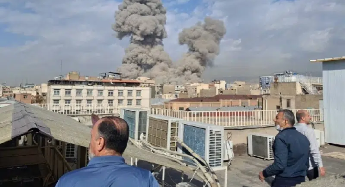 Ataques de USA e Israel contra Irán dejan al menos 787 muertos, según Media Luna Roja