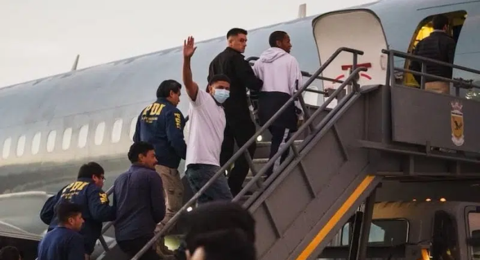 Más de 2.000 venezolanos han salido voluntariamente de Chile tras triunfo de Kast