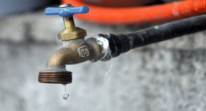 Habitantes de Tubores cierran vías principales tras 100 días sin agua