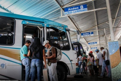 Transportistas en Nueva Esparta: "Si no anclamos el pasaje, la subida del dólar se come nuestro trabajo"