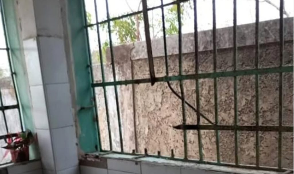 Denuncian robo y vandalismo en la escuela Luisa Mercedes Hernández de la Cruz del Pastel