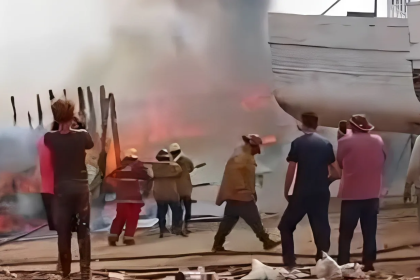 Incendio consume tres embarcaciones en el astillero Astivamar de Chacachacare (+Video)