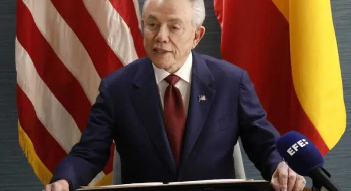 Embajador de USA en España: Guerra en Irán está retrasando el plan de Trump para Venezuela