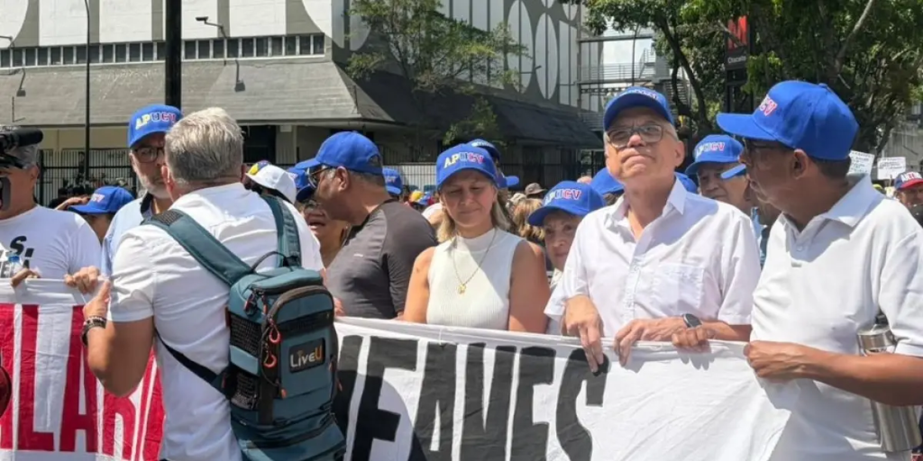 Trabajadores marcharon en Caracas para exigir «salarios y pensiones dignas»