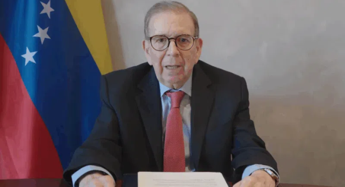 Edmundo González: «Como último mandatario electo, es mi deber impulsar nuevos comicios presidenciales»