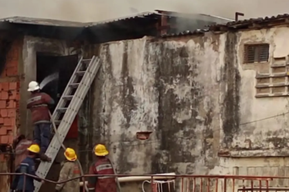 Incendio en depósito de Ferremax en la calle Igualdad de Porlamar