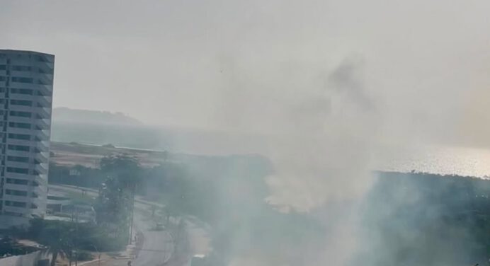 Controlan incendio en reserva de la laguna en playa La Caracola