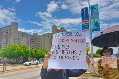 Jorge Coll protesta: 78 días sin agua +VIDEO