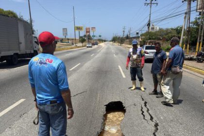 Urgente reparación en hundimiento de la avenida JBA