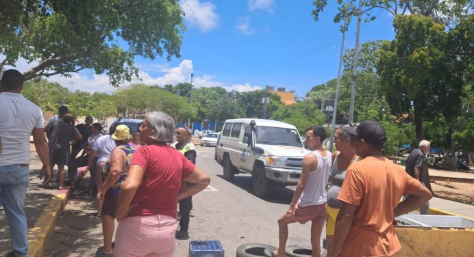 Protestas en Maneiro por débil ciclo de agua