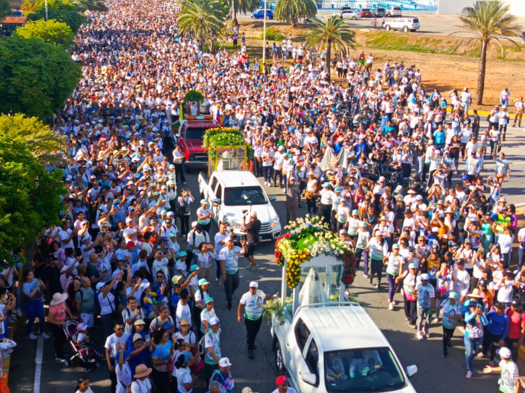 Caminata de fé unió a la Divina Pastora, San José Gregorio Hernández y la Patrona de Oriente