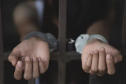 Guardia Costera del Caribe Neerlandés captura a dos venezolanos con cargamento de drogas cerca de Aruba