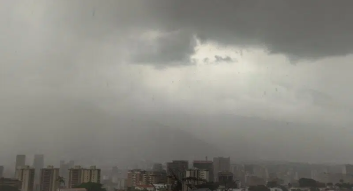Inameh prevé lluvias y tormentas en gran parte del país por influencia de ondas tropicales